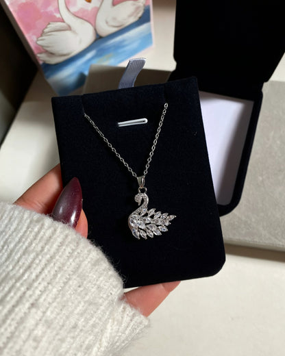 𝑪𝒐𝒍𝒍𝒂𝒓 𝒅𝒆 𝒄𝒊𝒔𝒏𝒆 𝒄𝒐𝒏 𝒄𝒓𝒊𝒔𝒕𝒂𝒍𝒆𝒔 – 𝑨𝒄𝒆𝒓𝒐 𝒊𝒏𝒐𝒙𝒊𝒅𝒂𝒃𝒍𝒆 – 𝑹𝒆𝒈𝒂𝒍𝒐 𝒓𝒐𝒎𝒂́𝒏𝒕𝒊𝒄𝒐 𝒑𝒂𝒓𝒂 𝒎𝒖𝒋𝒆𝒓